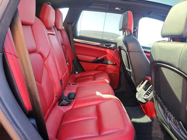 2015 PORSCHE CAYENNE — PSRS