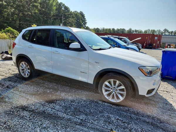 2016 BMW X3 xDrive28i — Passenger 3/4
