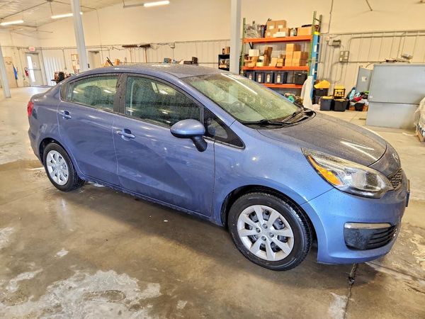 2016 KIA RIO — Passenger 3/4