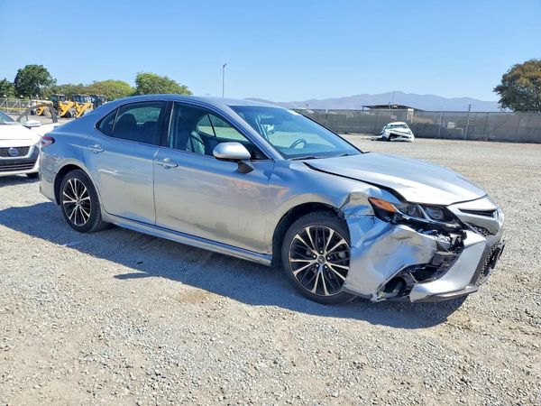 2019 TOYOTA CAMRY L/LE/SE/XLE — Passenger 3/4