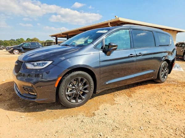 2021 CHRYSLER PACIFICA — Front 3/4