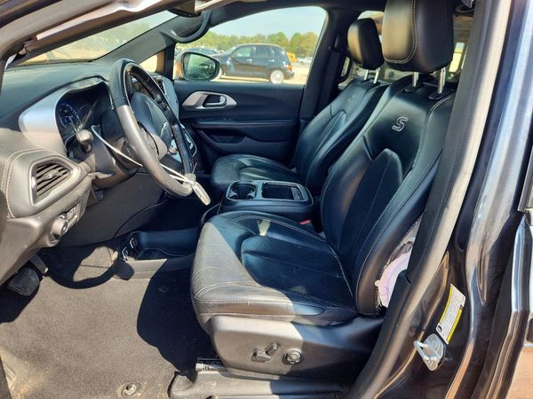2021 CHRYSLER PACIFICA — DENT