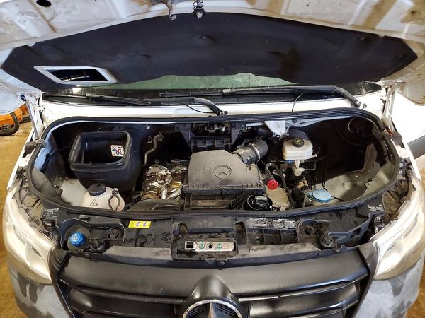 2023 MERCEDES-BENZ SPRINTER 907 (VS30) — Engine bay