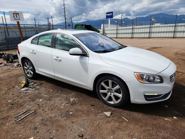 2016 VOLVO S60 — Passenger 3/4