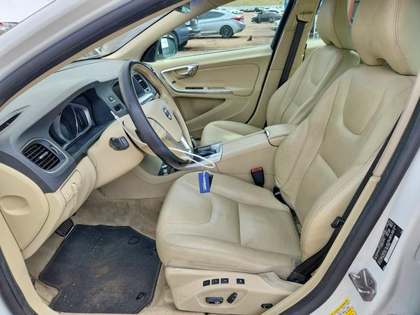 2016 VOLVO S60 — DENT