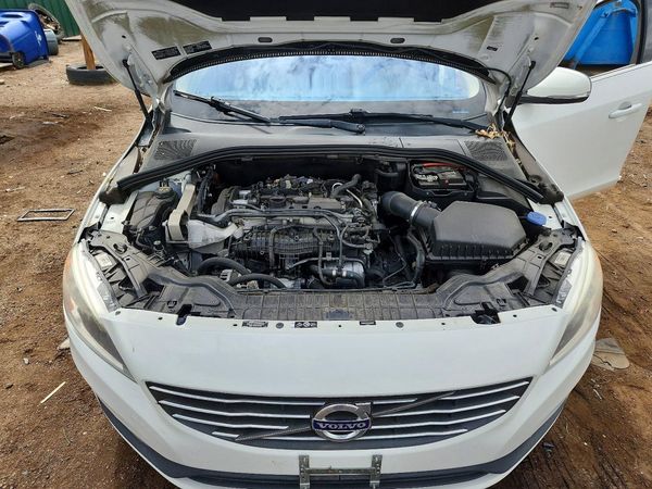 2016 VOLVO S60 — Engine bay