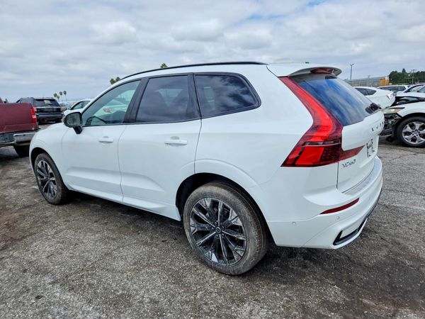 2026 VOLVO XC60 Plus Dark