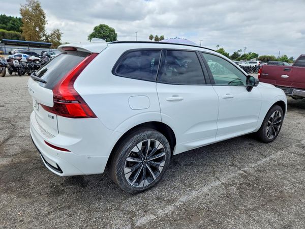 2026 VOLVO XC60 Plus Dark