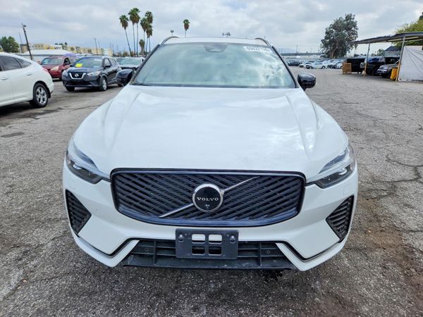 2026 VOLVO XC60 Plus Dark