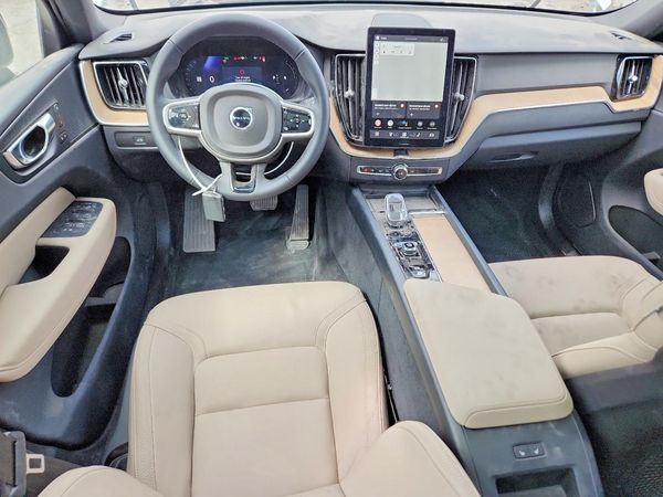 2026 VOLVO XC60 Plus Dark
