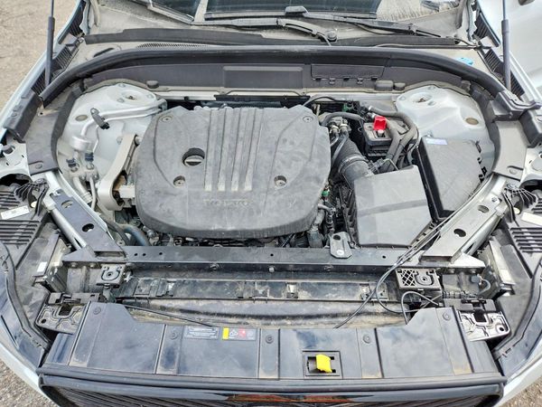 2026 VOLVO XC60 Plus Dark
