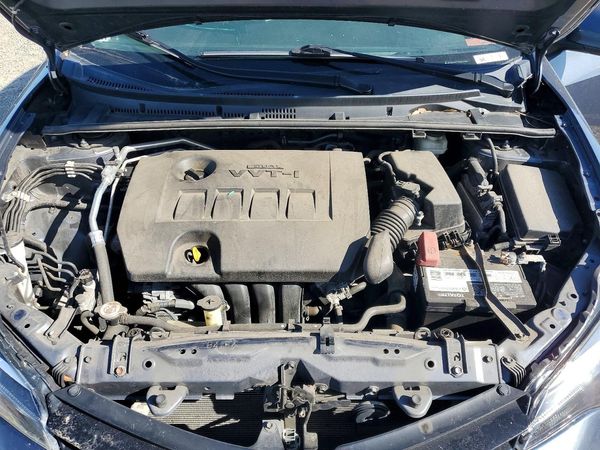 2017 TOYOTA COROLLA — Engine bay