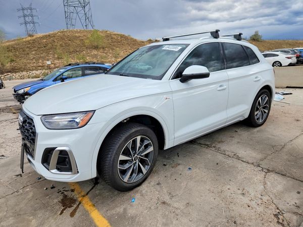 2022 AUDI Q5 — Front 3/4