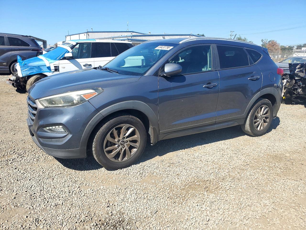 2016 HYUNDAI TUCSON — Front 3/4