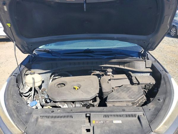 2016 HYUNDAI TUCSON — Engine bay