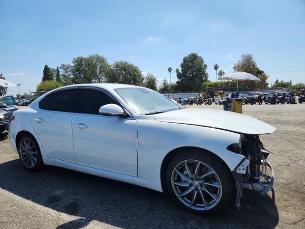 2017 ALFA ROMEO GIULIA — Passenger 3/4