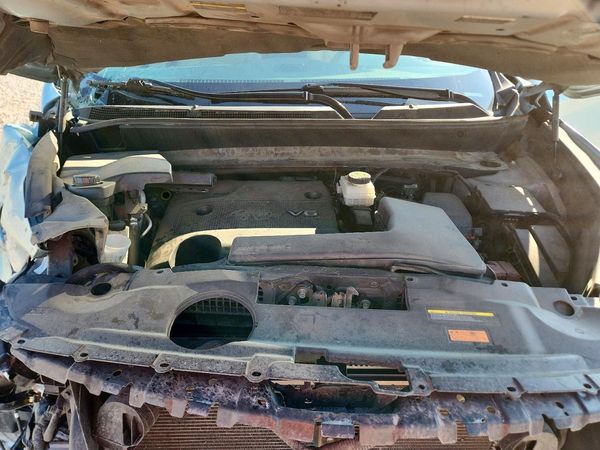 2014 INFINITI QX60 — Engine bay