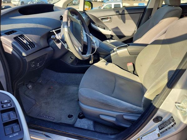 2012 TOYOTA PRIUS — DENT