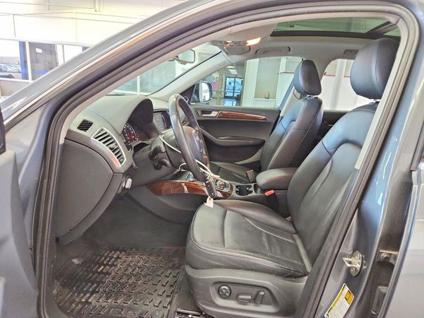 2012 AUDI Q5 — DENT