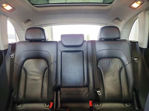 2012 AUDI Q5 — SUVN