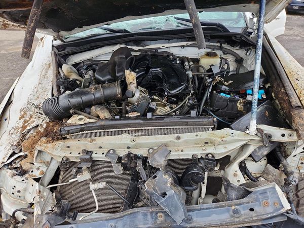 2016 TOYOTA 4RUNNER Base Grade — Engine bay
