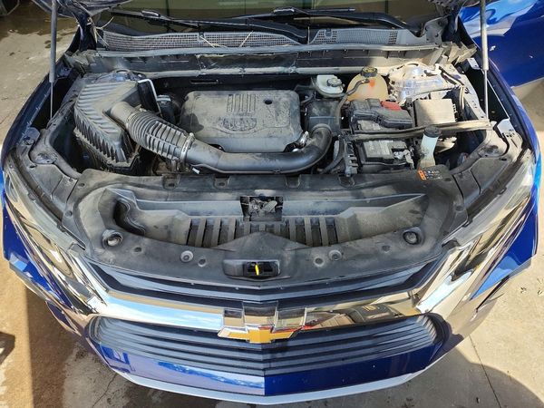 2022 CHEVROLET BLAZER 2LT — Engine bay