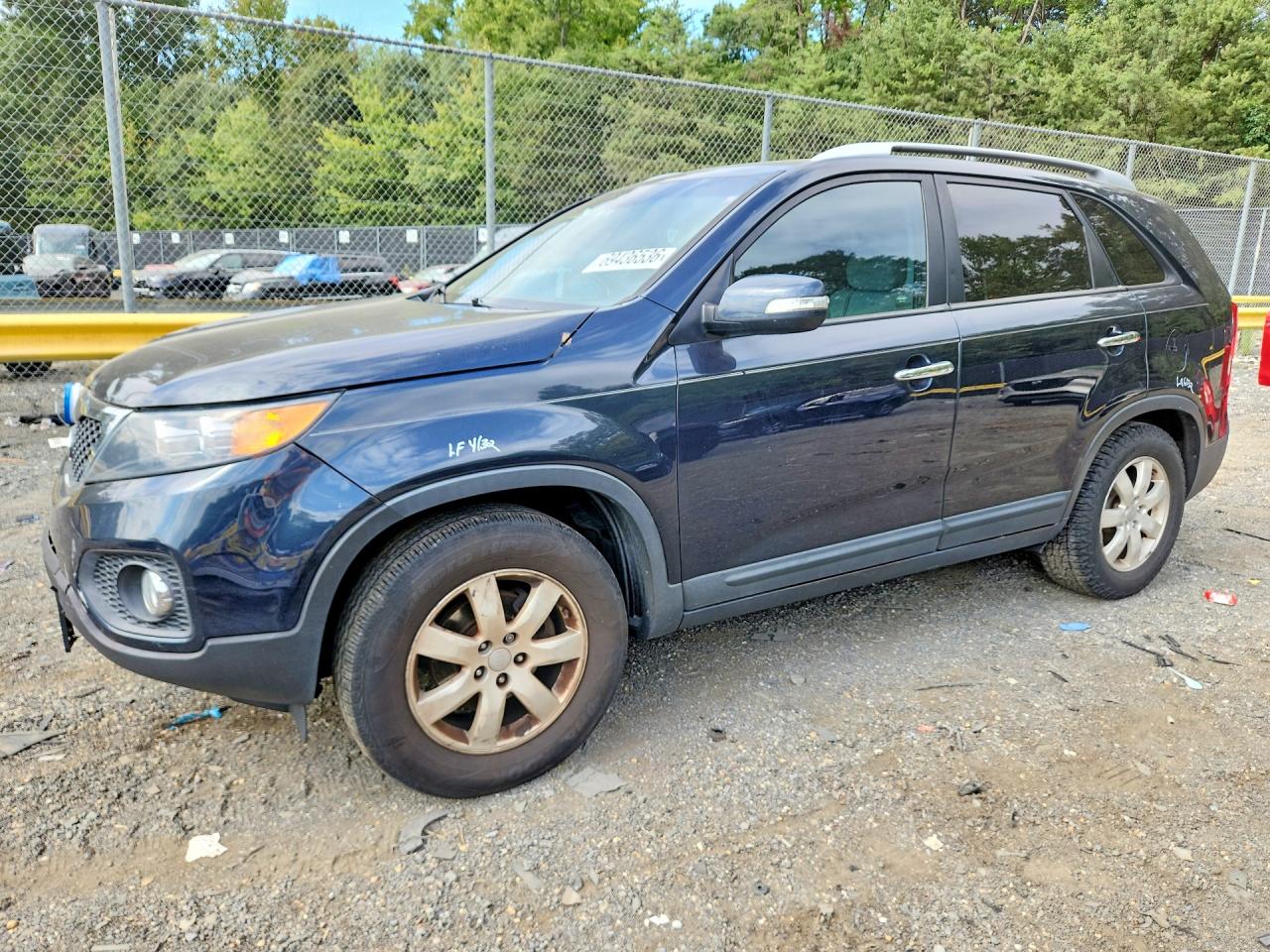 2013 KIA SORENTO Base / LX — Front 3/4