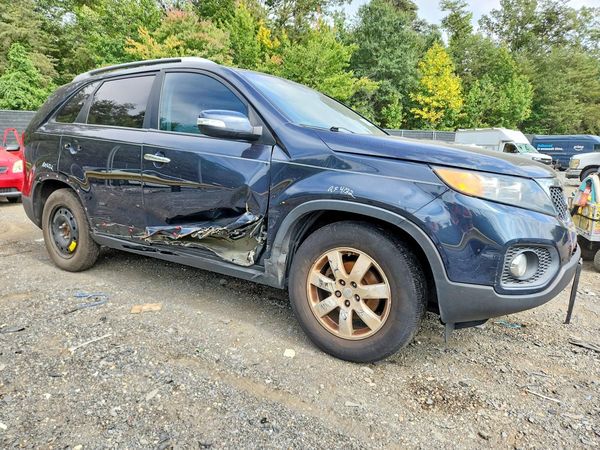 2013 KIA SORENTO Base / LX — Passenger 3/4