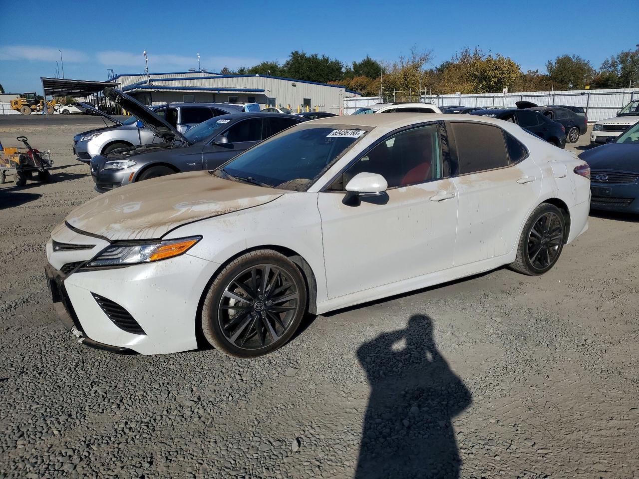 2020 TOYOTA CAMRY XSE — Front 3/4