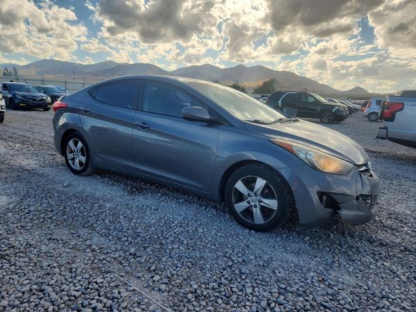 2013 HYUNDAI ELANTRA — Passenger 3/4