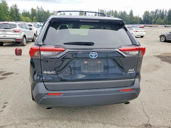 2022 TOYOTA RAV4 XLE Premium — DIRR