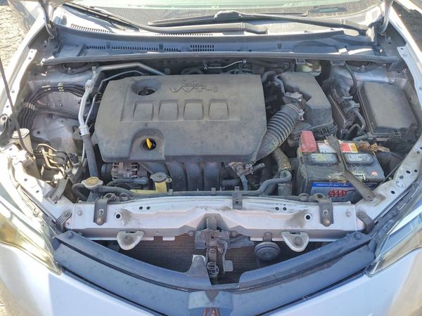 2017 TOYOTA COROLLA — Engine bay