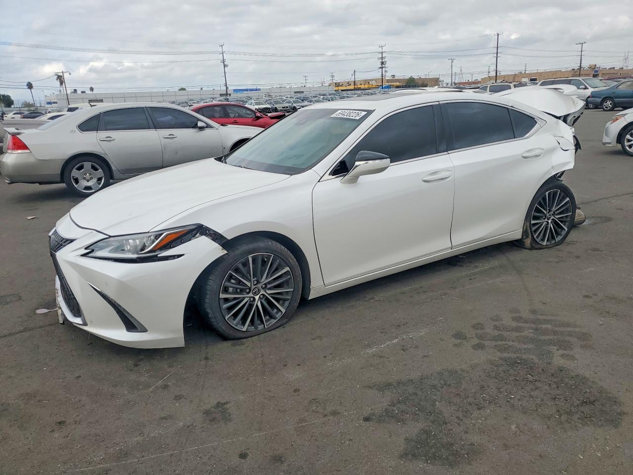 2025 LEXUS ES 300H — Front 3/4