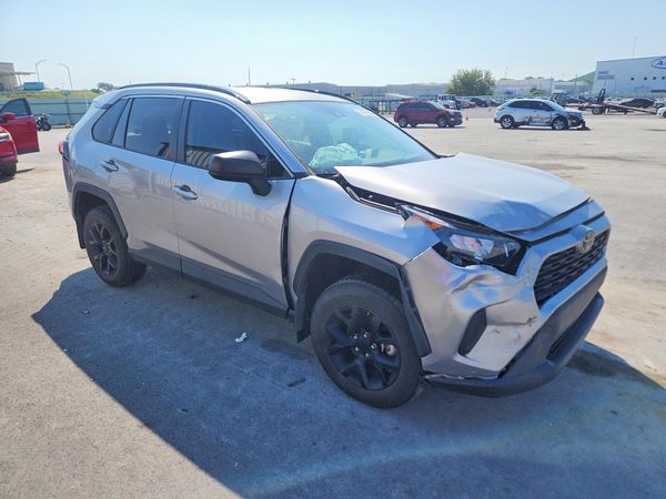2021 TOYOTA RAV4 LE — Passenger 3/4