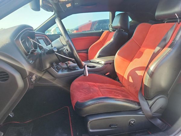 2019 DODGE CHALLENGER — DENT