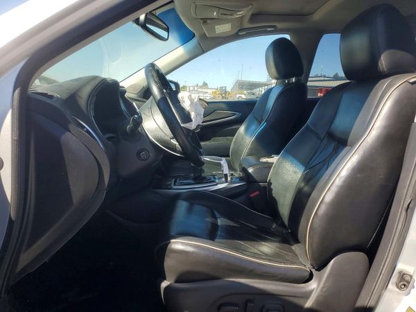 2016 INFINITI QX60 — DENT