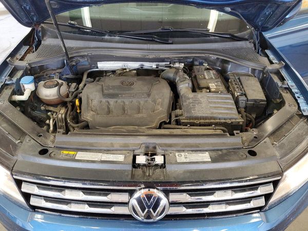 2019 VOLKSWAGEN TIGUAN — Engine bay