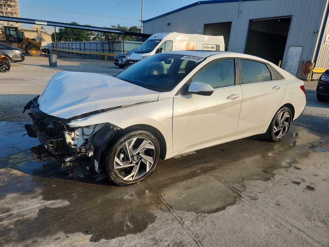 2025 HYUNDAI ELANTRA Limited — Front 3/4