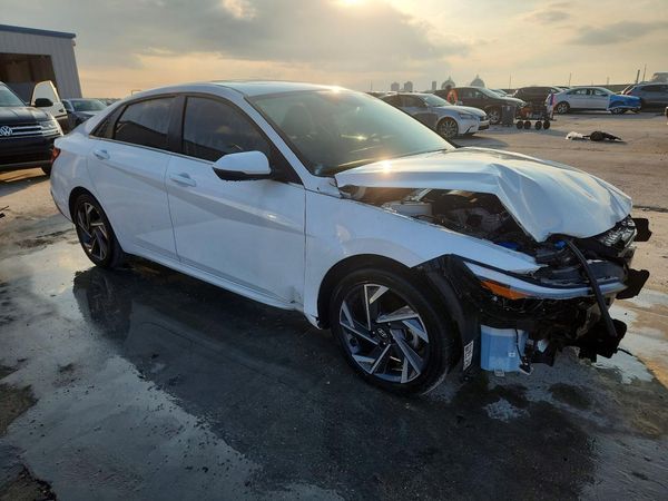 2025 HYUNDAI ELANTRA Limited — Passenger 3/4