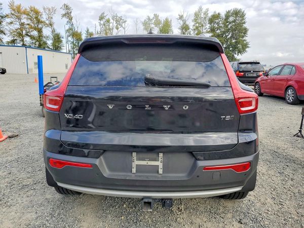 2019 VOLVO XC40 — DIRR