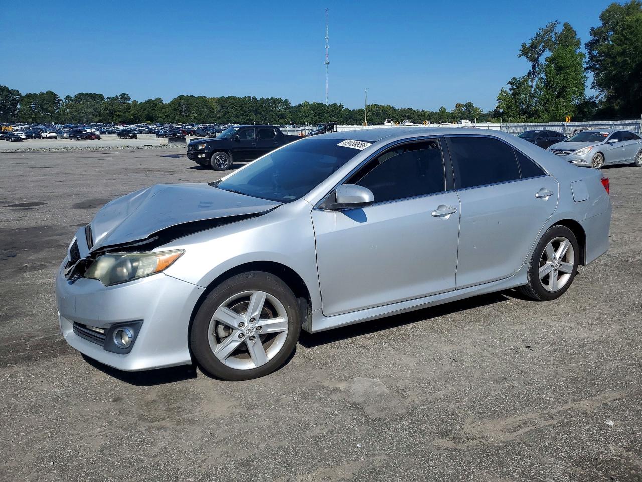 2012 TOYOTA CAMRY — Front 3/4