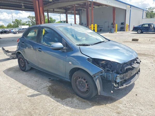 2014 MAZDA MAZDA2 Sport/GX — Passenger 3/4