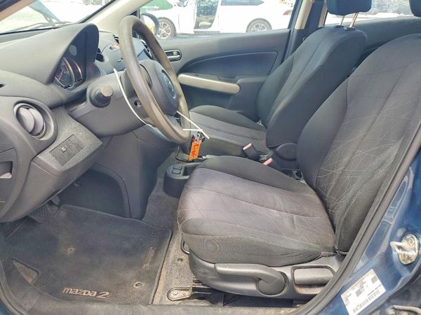 2014 MAZDA MAZDA2 Sport/GX — DENT