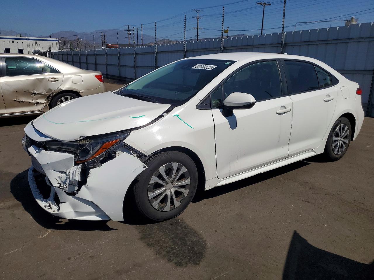 2021 TOYOTA COROLLA — Front 3/4