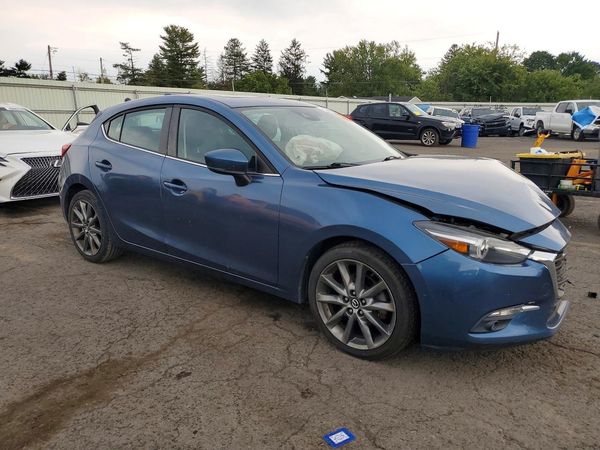 2018 MAZDA 3 — Passenger 3/4