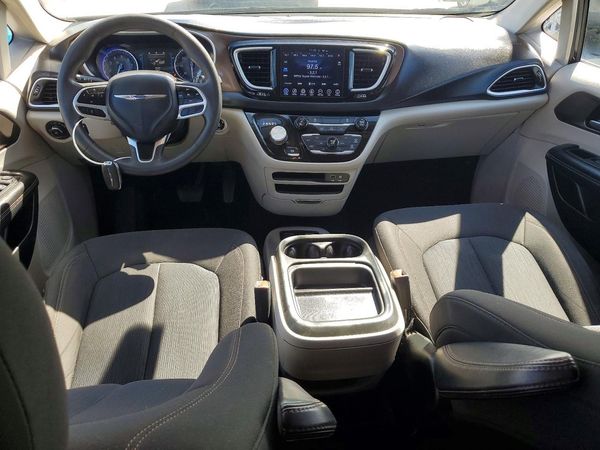 2017 CHRYSLER PACIFICA Touring L — CKPT