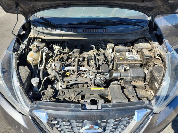 2019 NISSAN KICKS — Engine bay