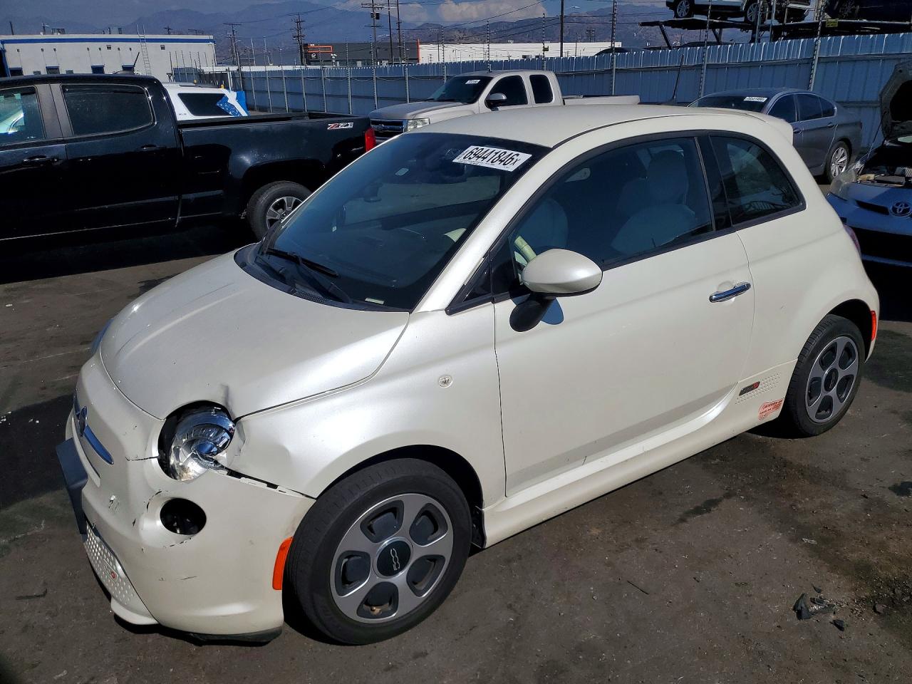 2019 FIAT 500 Battery Electric — Front 3/4