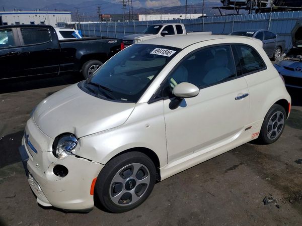 2019 FIAT 500 Battery Electric — Front 3/4