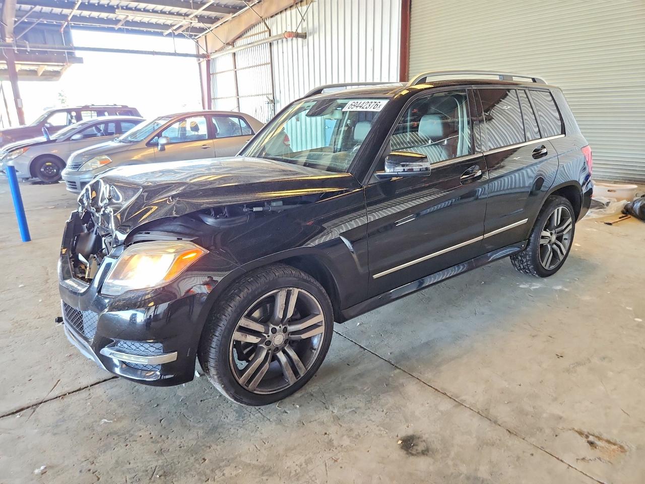 2015 MERCEDES-BENZ GLK — Front 3/4